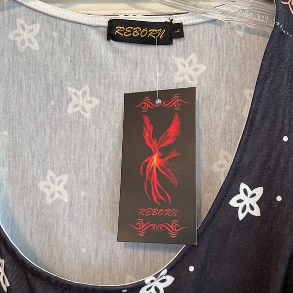 REBORN Short Sleeved Cold Shoulder Boho Tunic Top - Picture 7 of 10